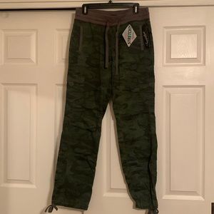 Women’s Camo Cargo Pants Sz 6